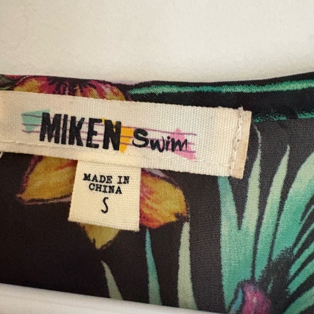 MIKEN COVER UP FLORAL TROPICAL PATTERN SIZE S RESORTWEAR - Picture 2 of 3